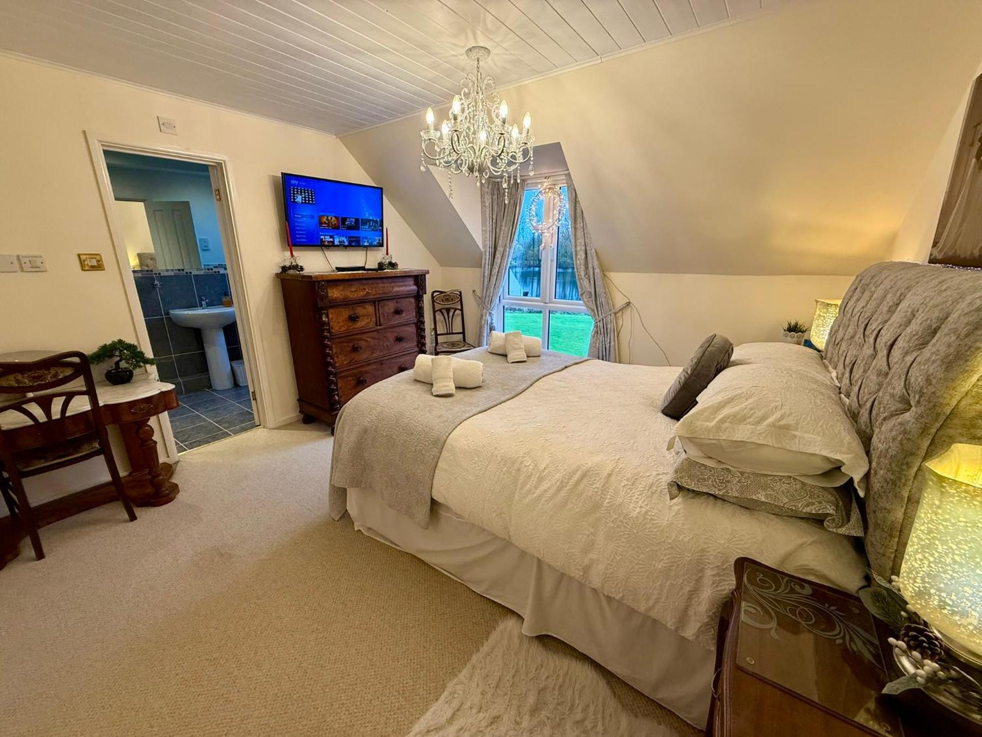 Luxury Kingfisher Lodge, Isis Lake, Within The Cotswold Waterpark Cirencester Exterior foto